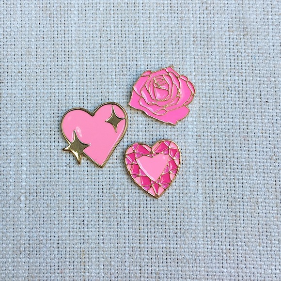 Jewelry - 💕💗💞 Pin Set